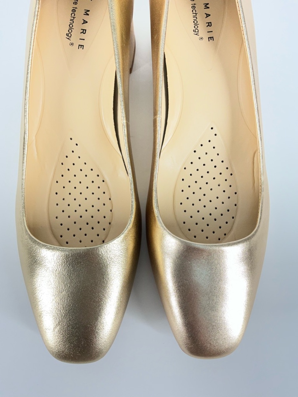Alex Marie Phoebe Soft‎ Gold Block Heel Pumps Women’s Size 8.5 - Picture 6 of 16